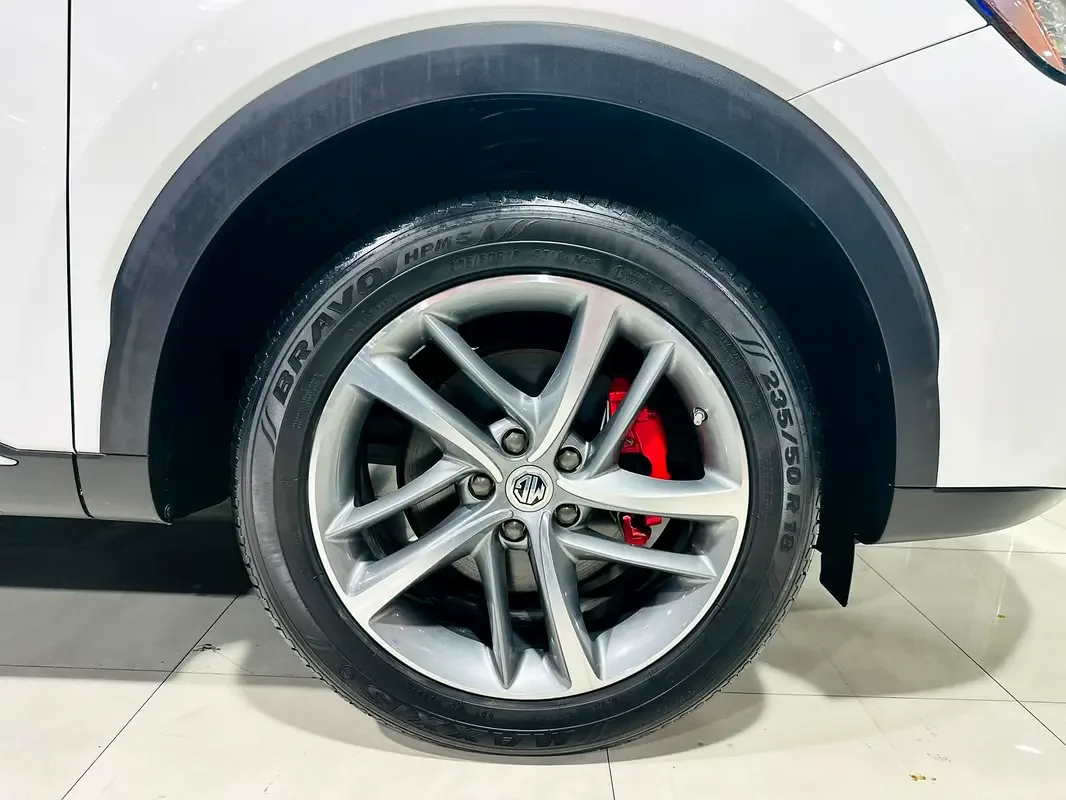 MG HS 2.0 AT (231 حصان) - 13