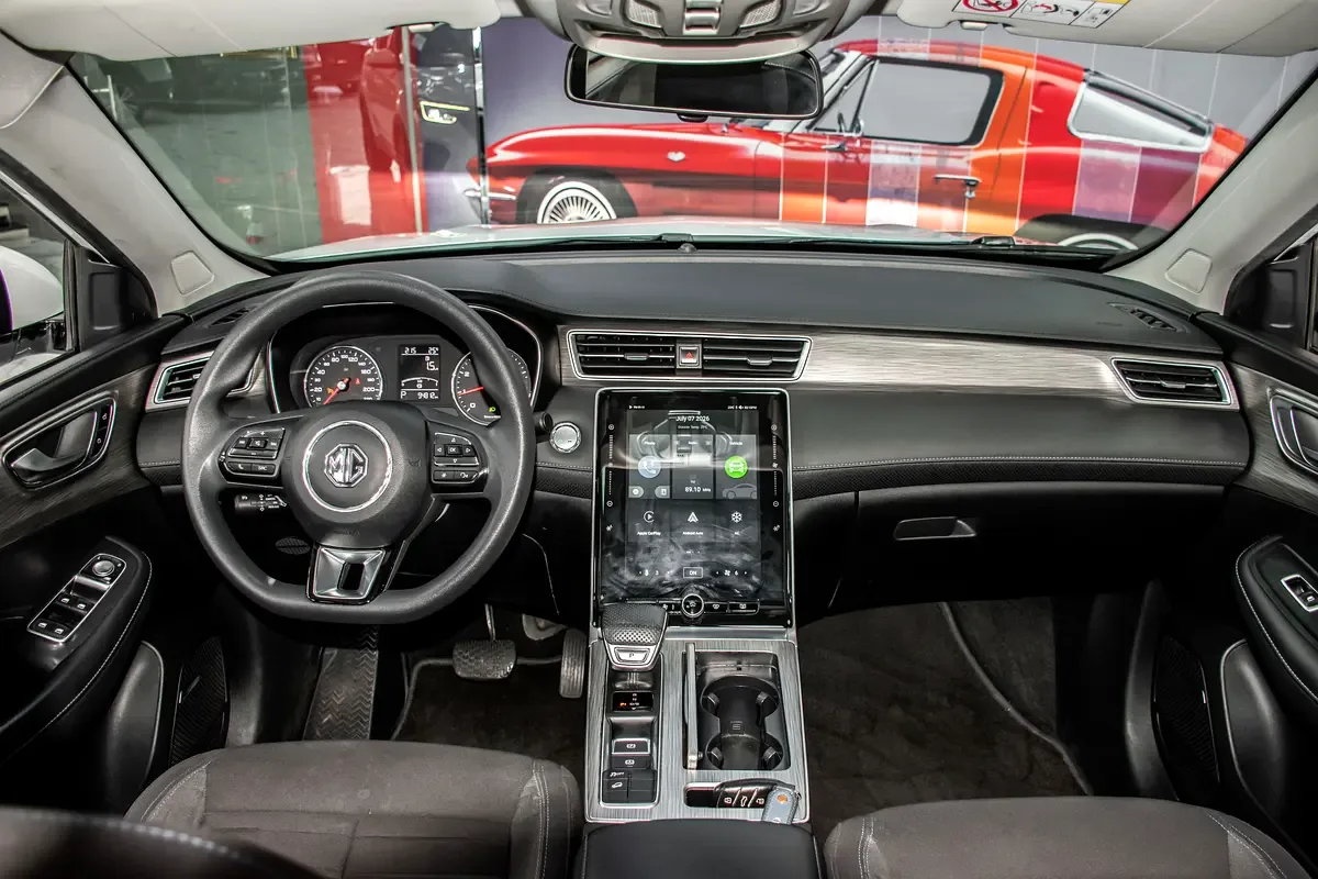 MG RX5 1.5 AMT (169 hp) - 9