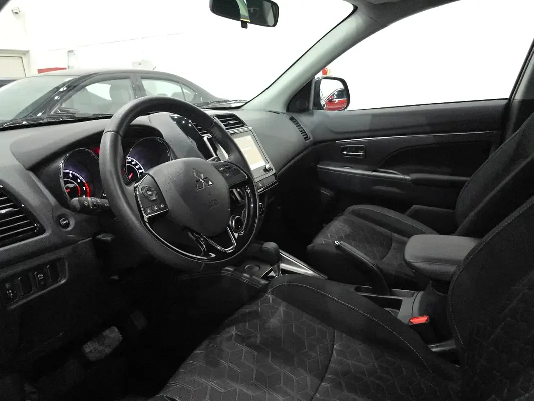 Mitsubishi ASX 2.0 CVT (166 حصان) - 10