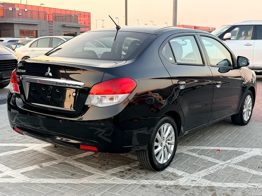 Mitsubishi Attrage 1.2 CVT (80 hp) - 4