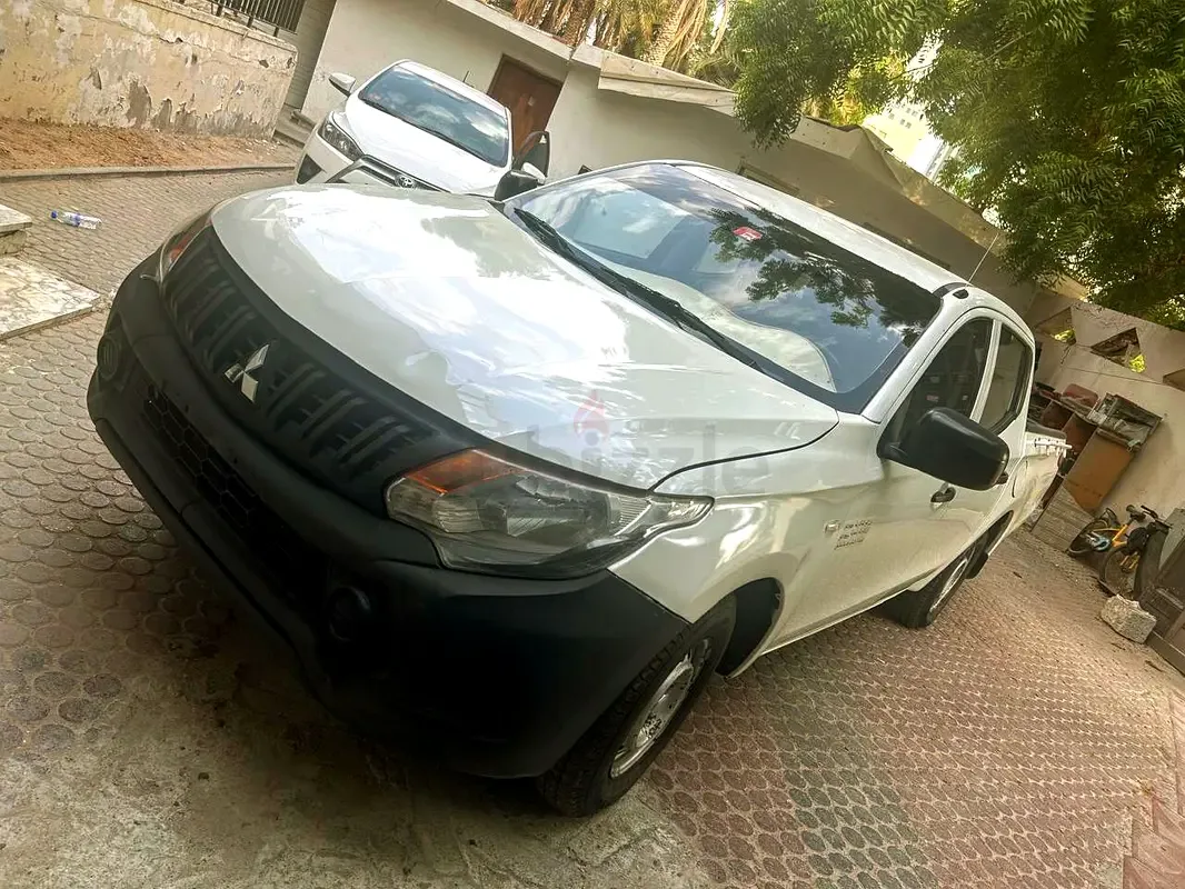 Mitsubishi L200 2.4 D MT (154 hp)