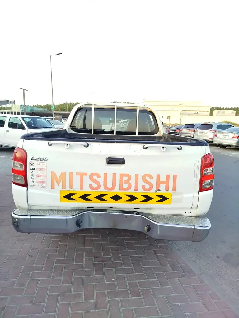 Mitsubishi L200 2.4 D MT (154 حصان) - 2