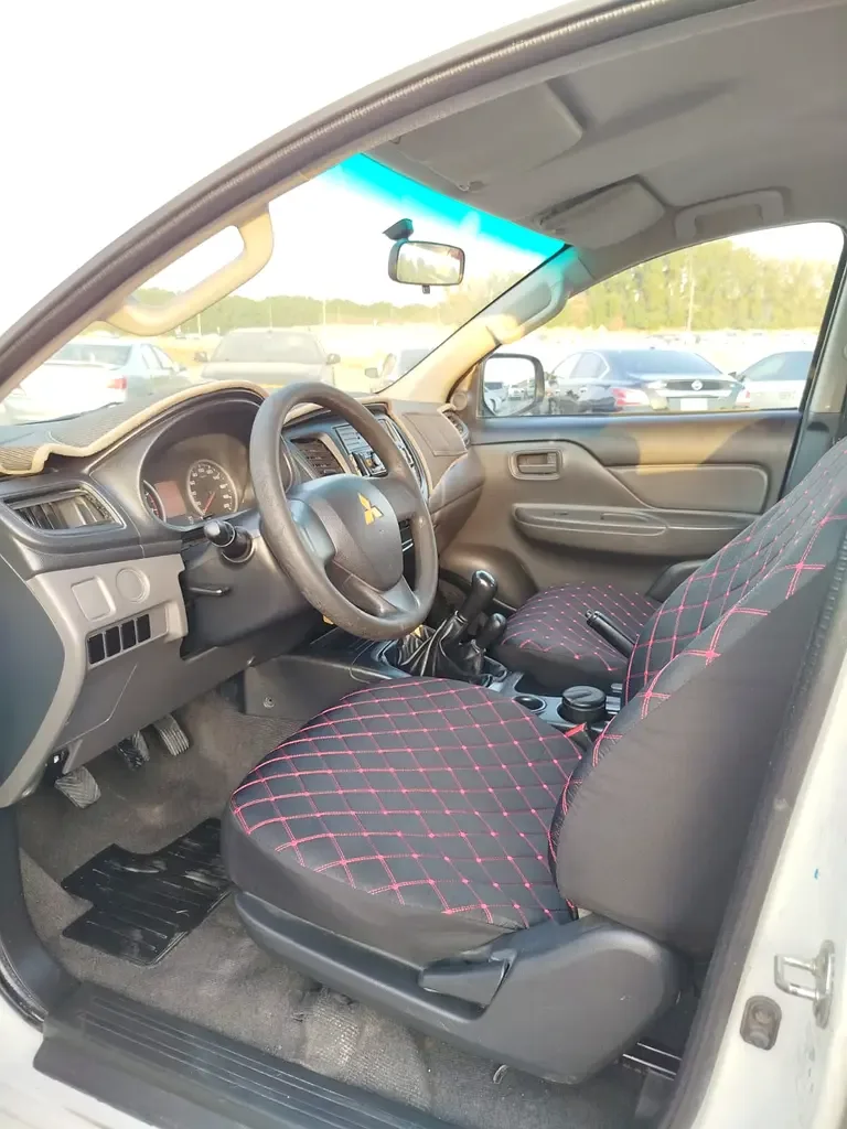Mitsubishi L200 2.4 D MT (154 حصان) - 3