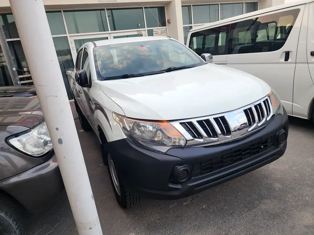 Mitsubishi L200 2.4 D MT (154 حصان) - 3
