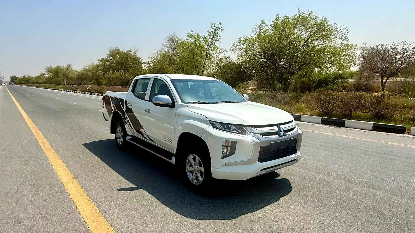 Mitsubishi L200 2.4 MT (128 hp)