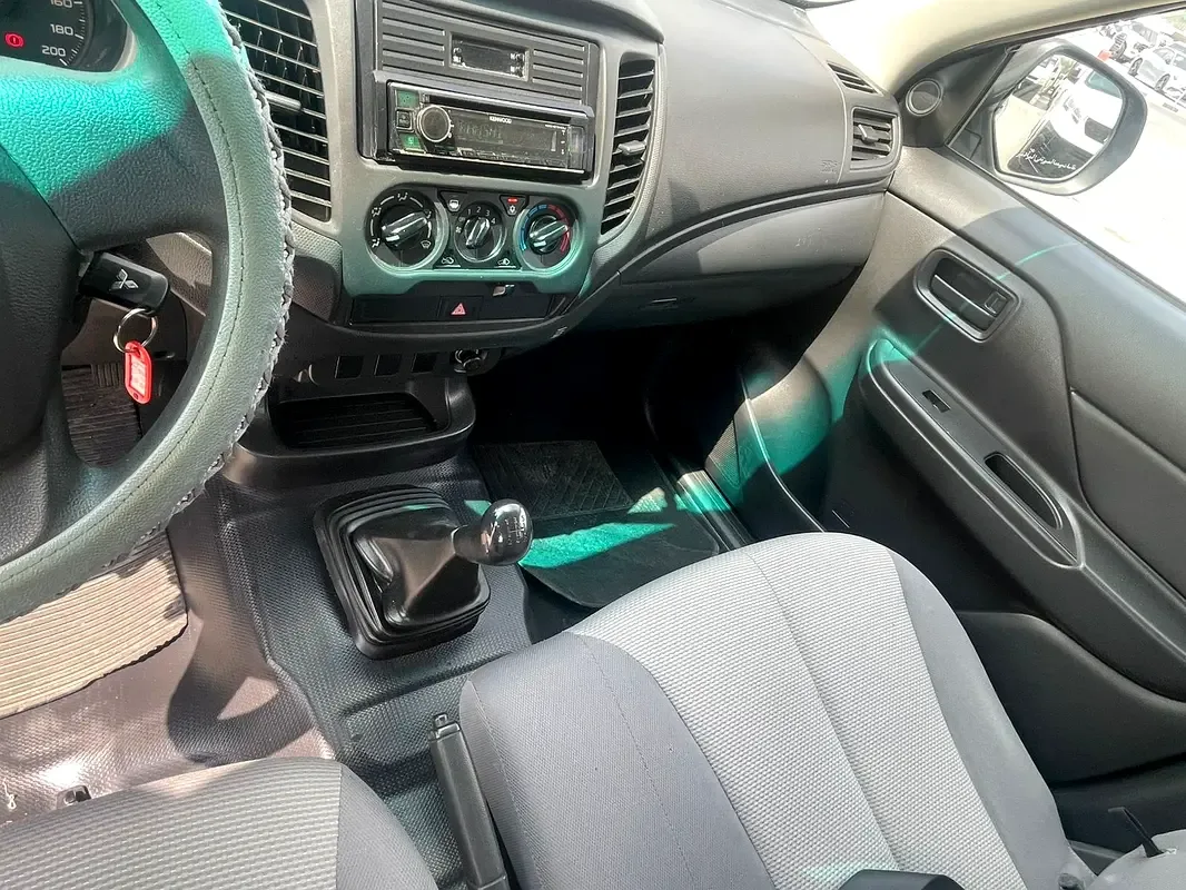 Mitsubishi L200 2.4 MT (128 حصان) - 10