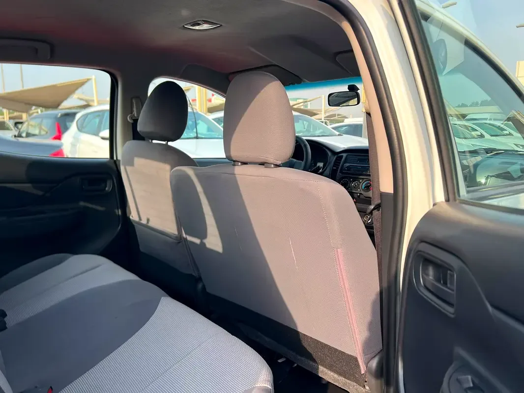 Mitsubishi L200 2.4 MT (128 حصان) - 11