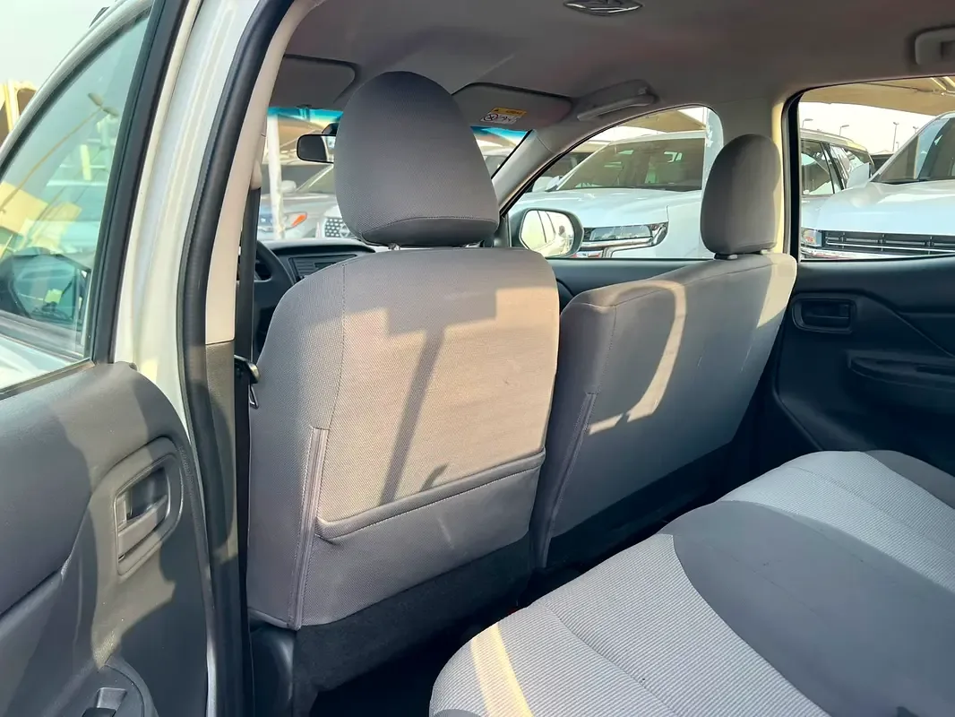 Mitsubishi L200 2.4 MT (128 حصان) - 12