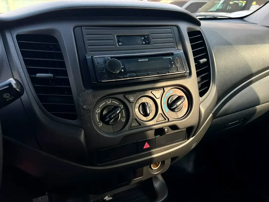 Mitsubishi L200 2.4 MT (128 حصان) - 15