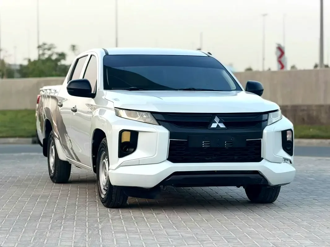 Mitsubishi L200 2.4 MT (128 hp)