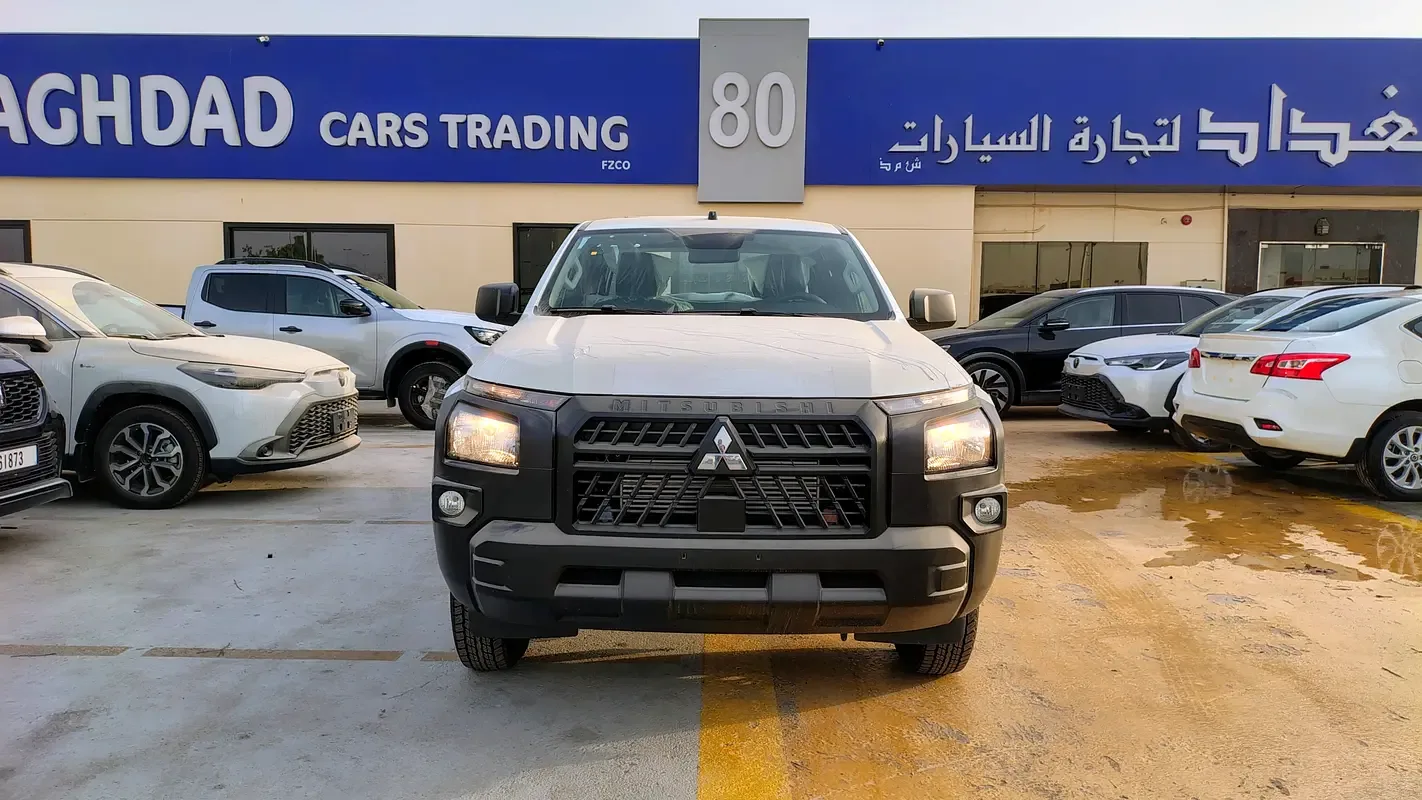 Mitsubishi L200 2.4 MT 4WD (150 hp)
