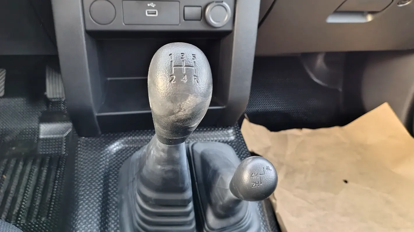 Mitsubishi L200 2.4 MT 4WD (150 hp) - 13