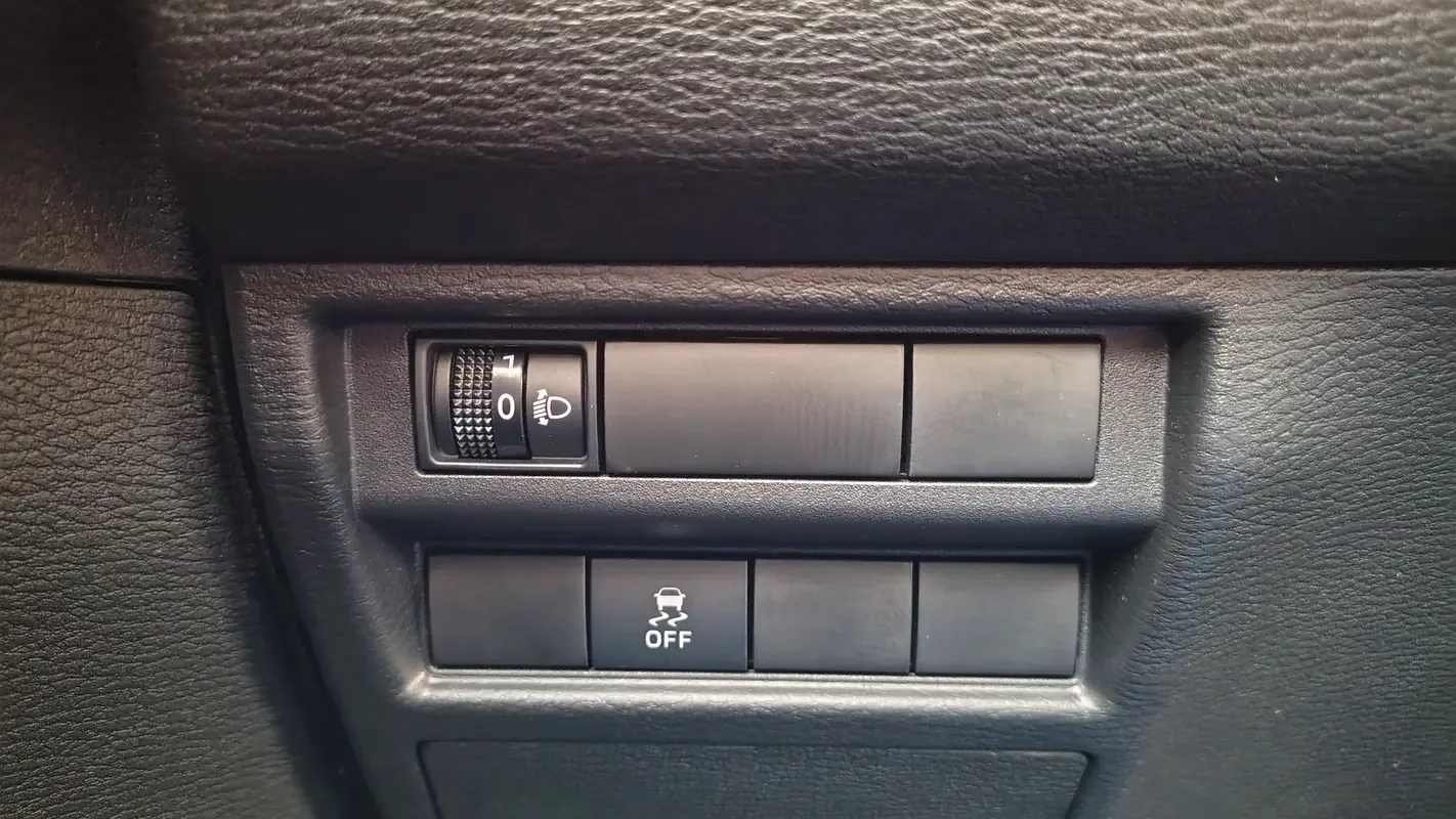 Mitsubishi L200 2.4 MT 4WD (150 hp) - 16