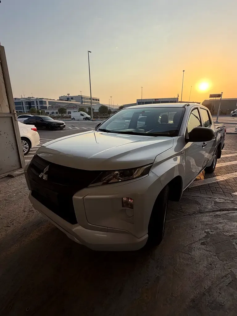 Mitsubishi L200 2.4 MT AWD (152 hp)