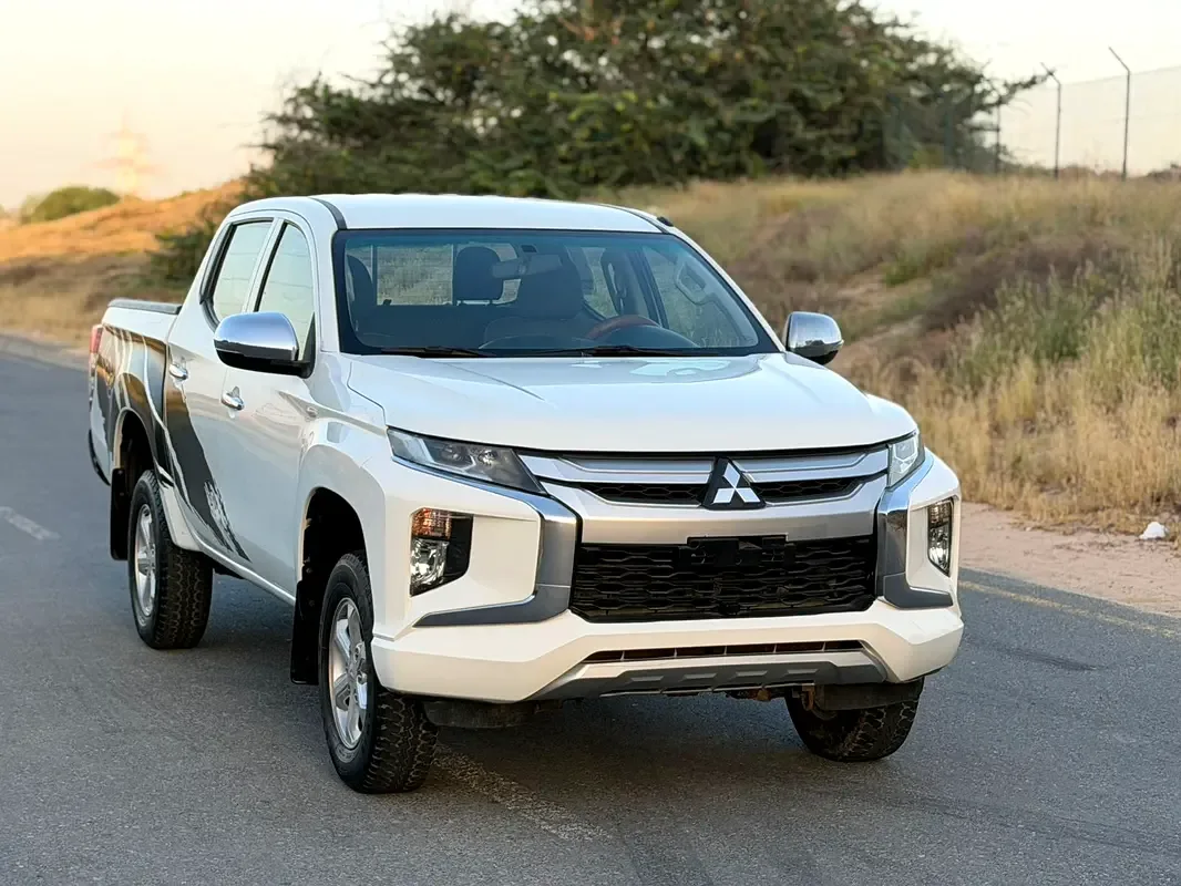 Mitsubishi L200 2.4 MT AWD (152 hp) - 2