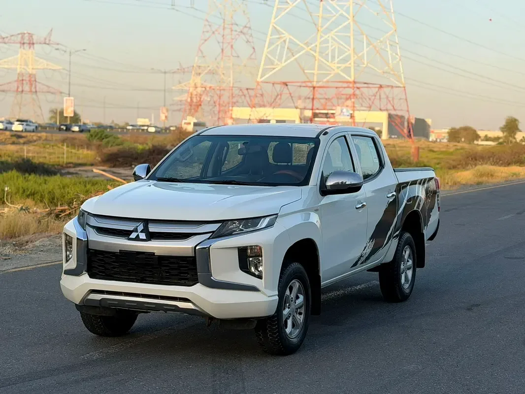 Mitsubishi L200 2.4 MT AWD (152 hp)