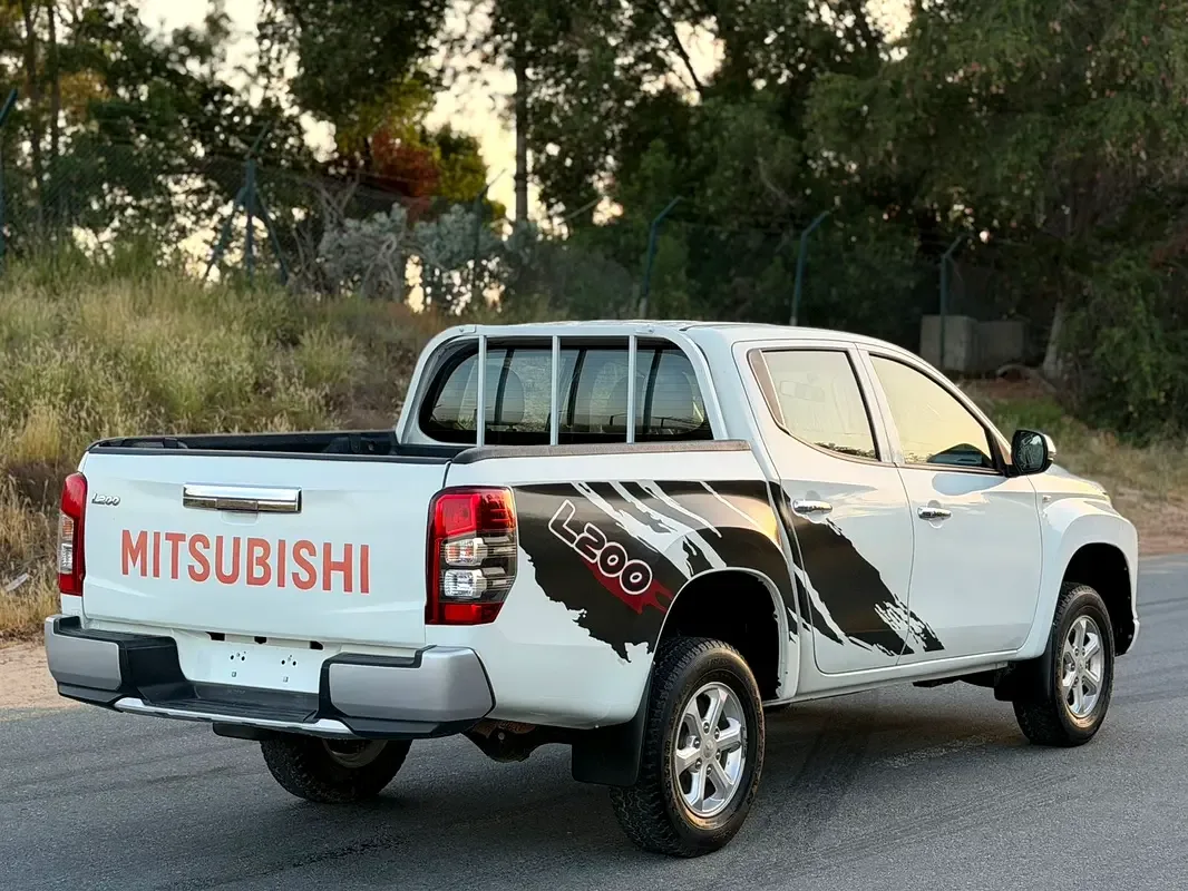 Mitsubishi L200 2.4 MT AWD (152 hp) - 4