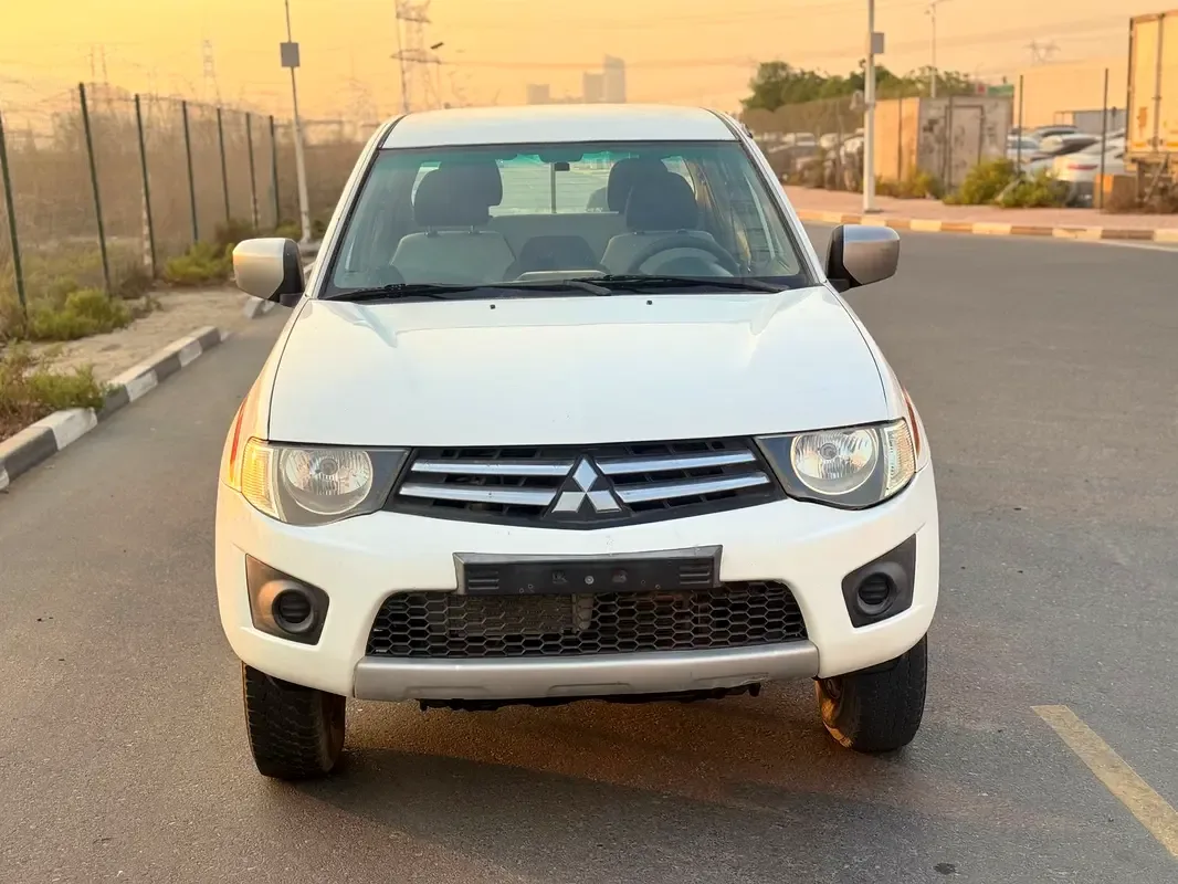 Mitsubishi L200 2.5 D MT RWD (90 hp)