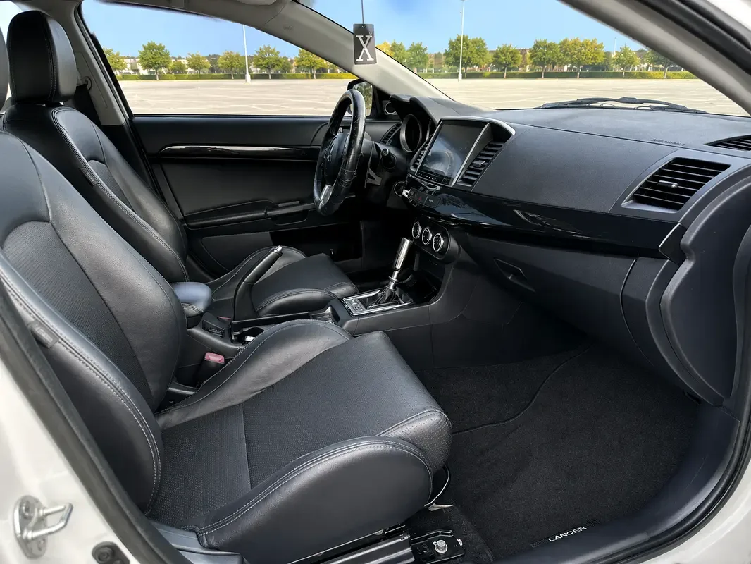 Mitsubishi Lancer Evolution 2.0 AMT AWD (295 حصان) - 7