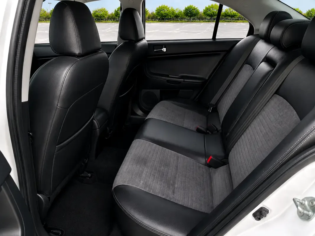 Mitsubishi Lancer Evolution 2.0 AMT AWD (295 حصان) - 12