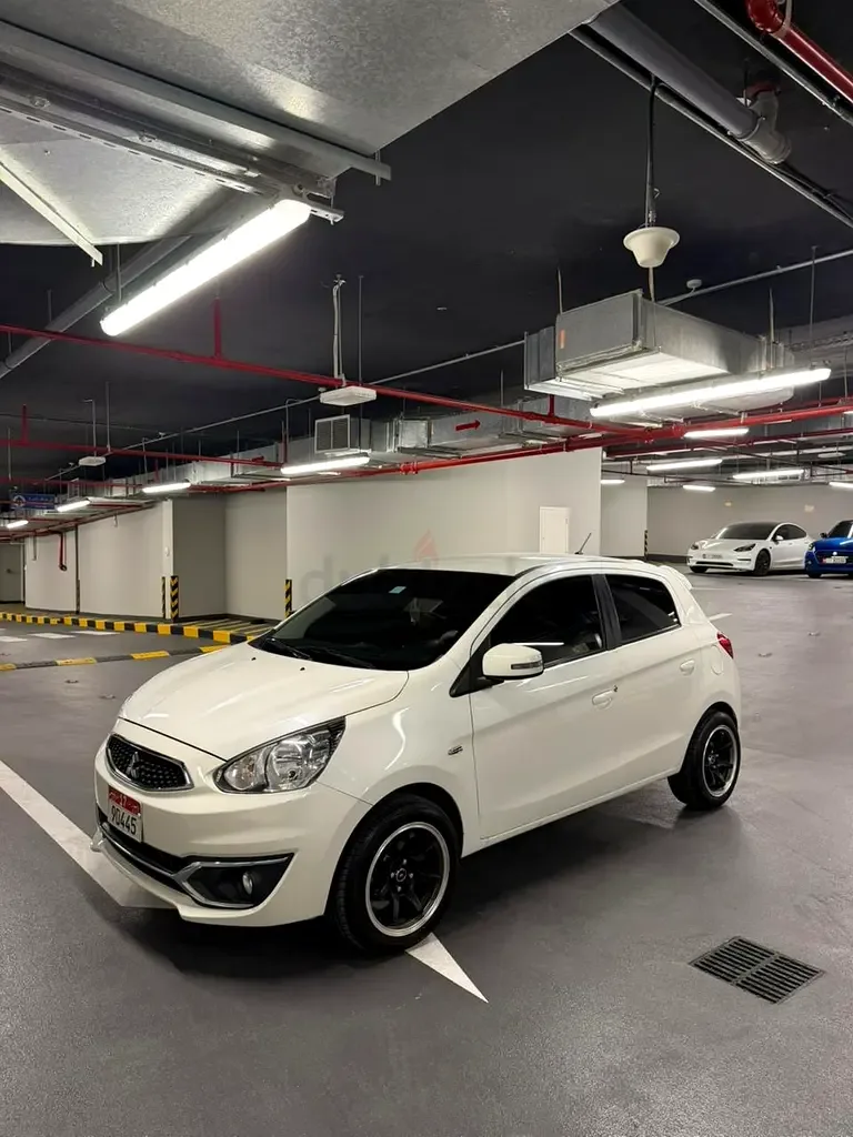 Mitsubishi Mirage 1.2 CVT (78 hp)