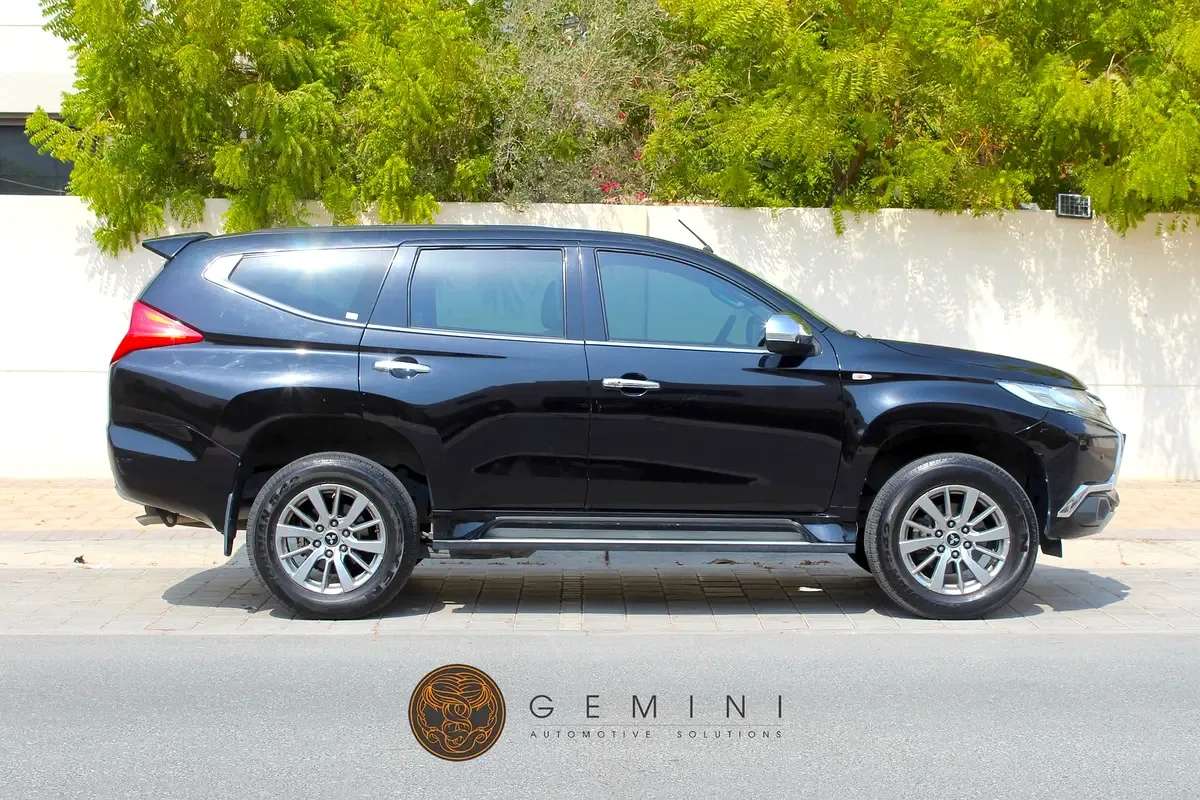 Mitsubishi Montero Sport 3.0 AT 4WD (216 حصان) - 3