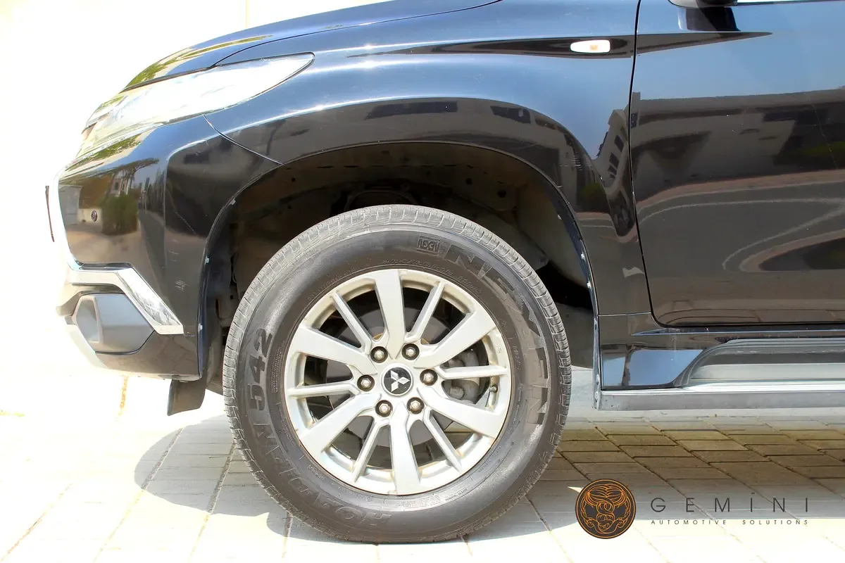 Mitsubishi Montero Sport 3.0 AT 4WD (216 حصان) - 9