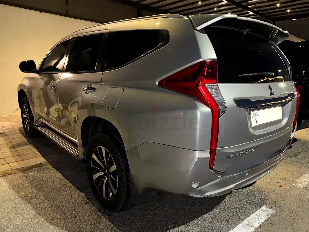 Mitsubishi Montero Sport 3.0 AT RWD (209 hp)
