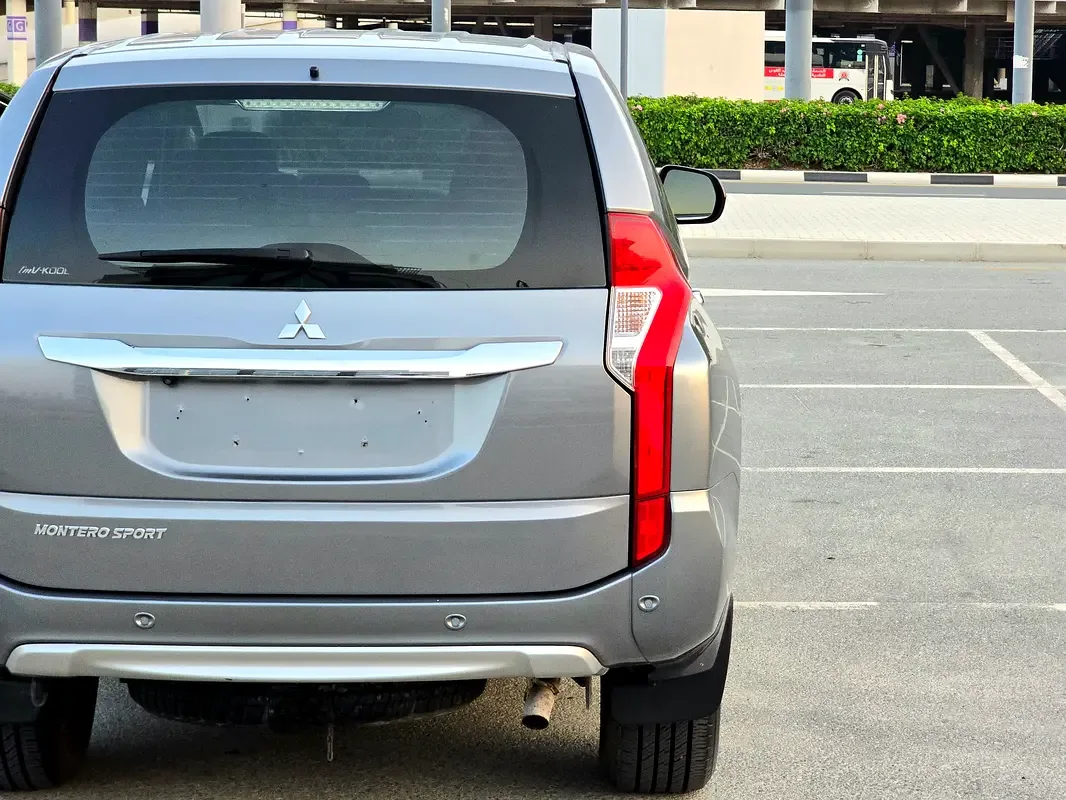 Mitsubishi Montero Sport 3.0 AT RWD (209 حصان) - 6