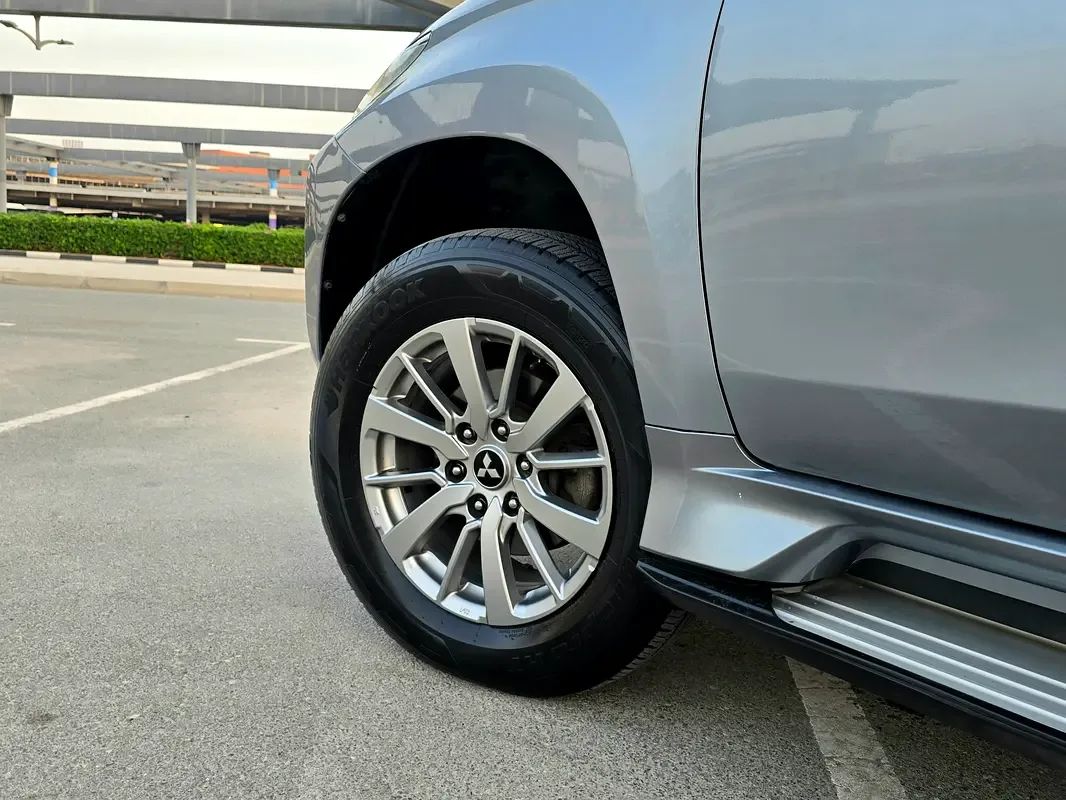 Mitsubishi Montero Sport 3.0 AT RWD (209 حصان) - 8