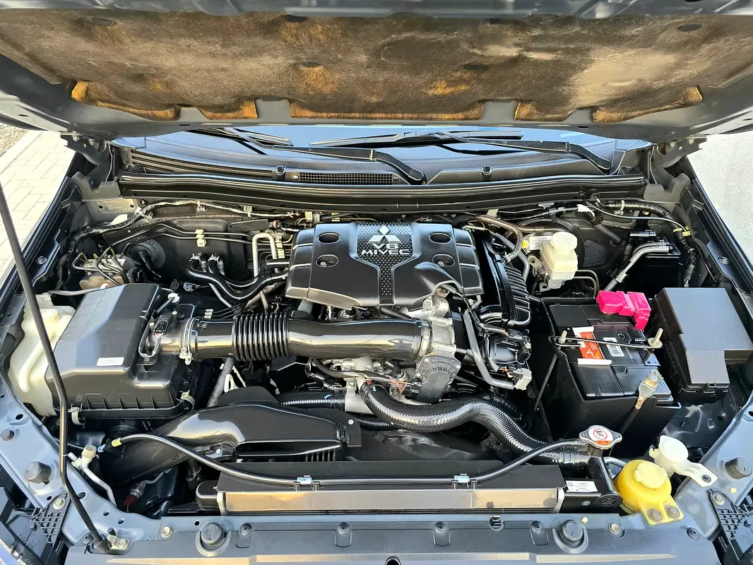Mitsubishi Montero Sport 3.0 AT RWD (209 حصان) - 20