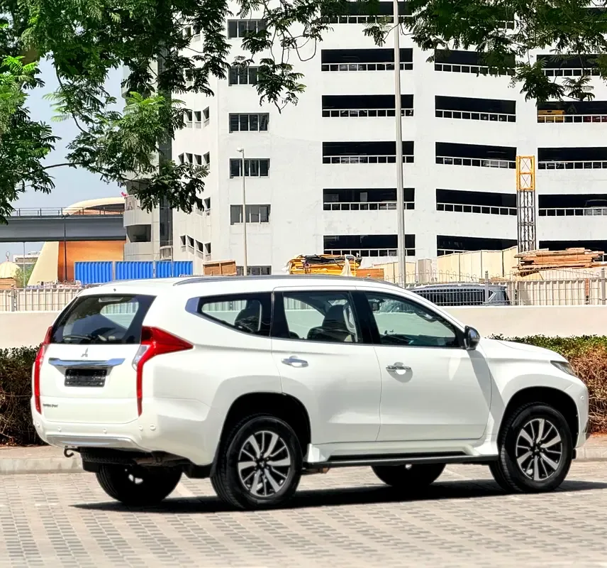 Mitsubishi Montero Sport 3.0 AT RWD (209 حصان) - 4