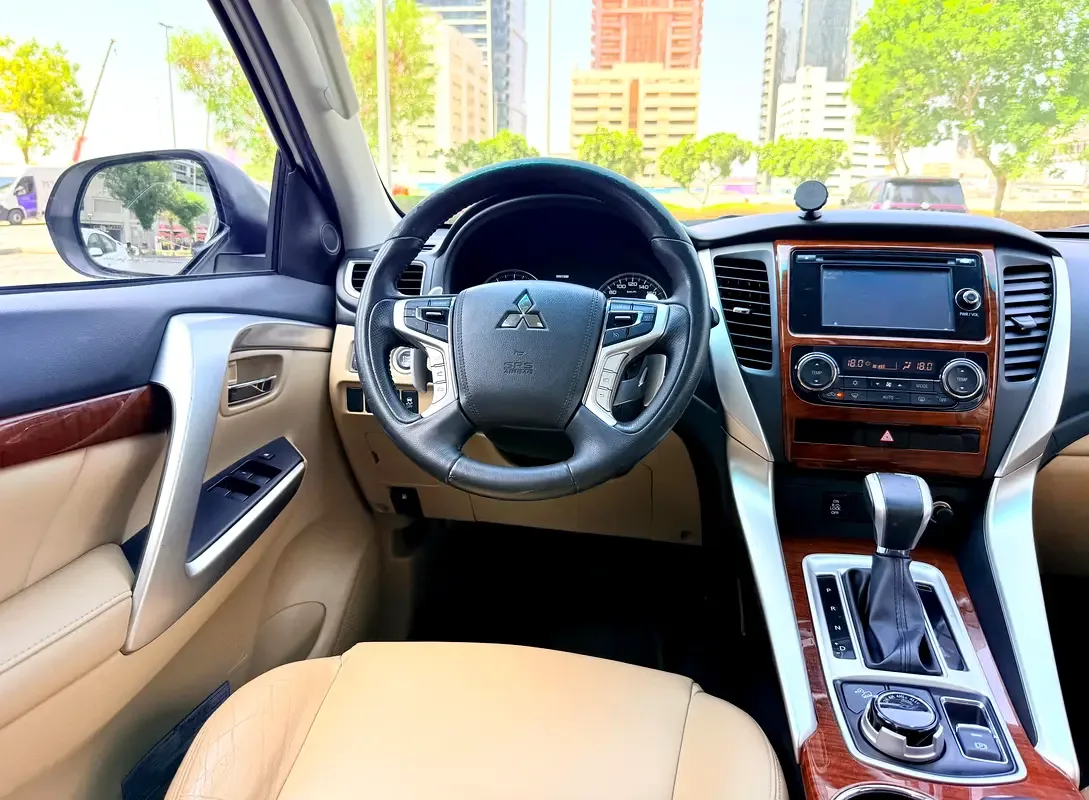 Mitsubishi Montero Sport 3.0 AT RWD (209 حصان) - 19