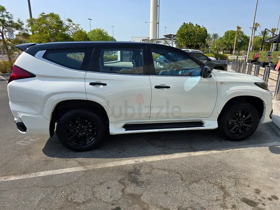 Mitsubishi Montero Sport 3.0 AT RWD (216 hp)