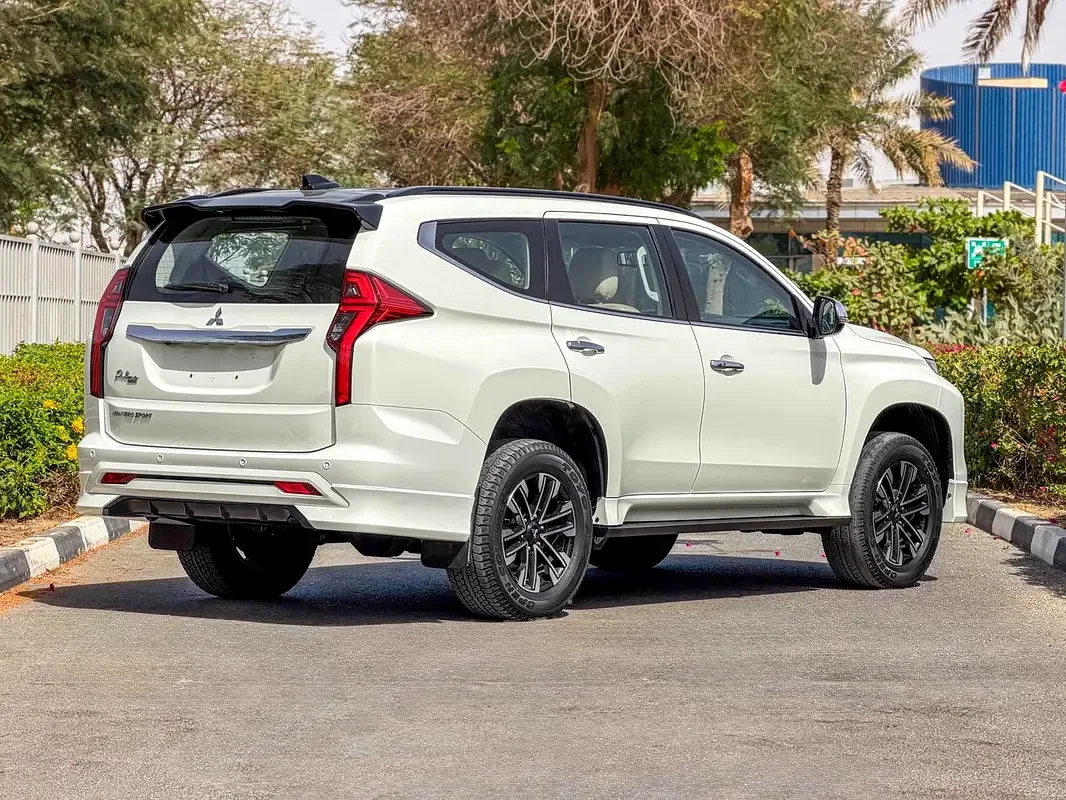 Mitsubishi Montero Sport 3.0 AT RWD (216 حصان) - 3