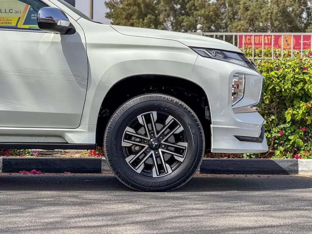Mitsubishi Montero Sport 3.0 AT RWD (216 حصان) - 8