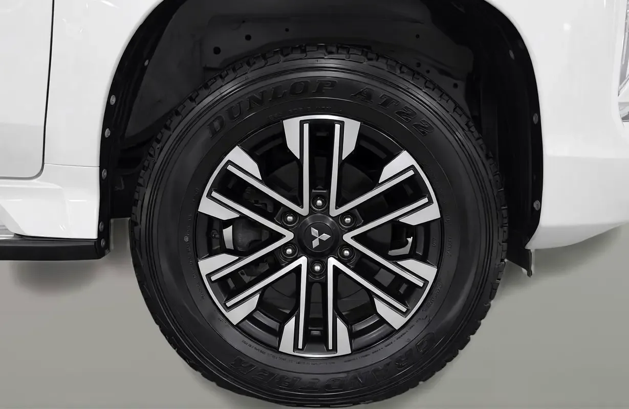 Mitsubishi Montero Sport 3.0 AT RWD (216 hp) - 12