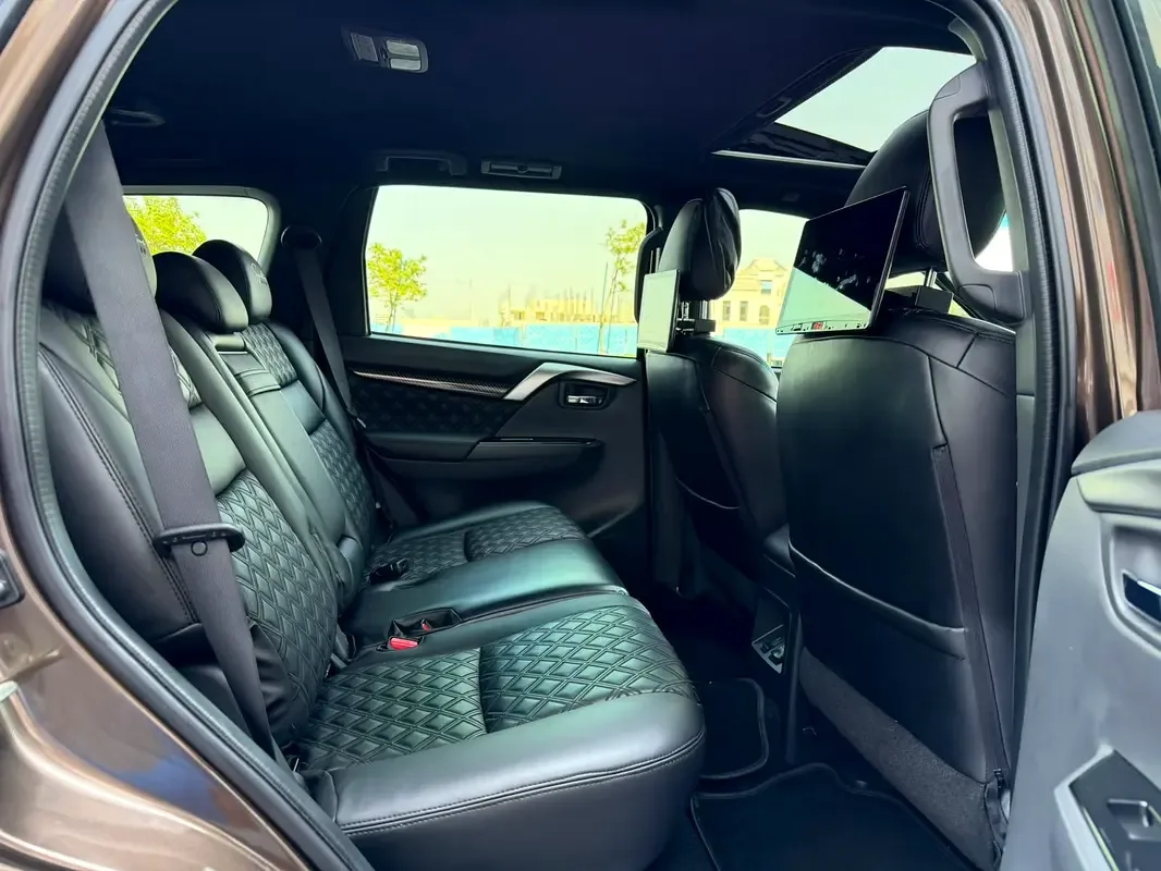 Mitsubishi Montero Sport 3.0 AT RWD (216 hp) - 12