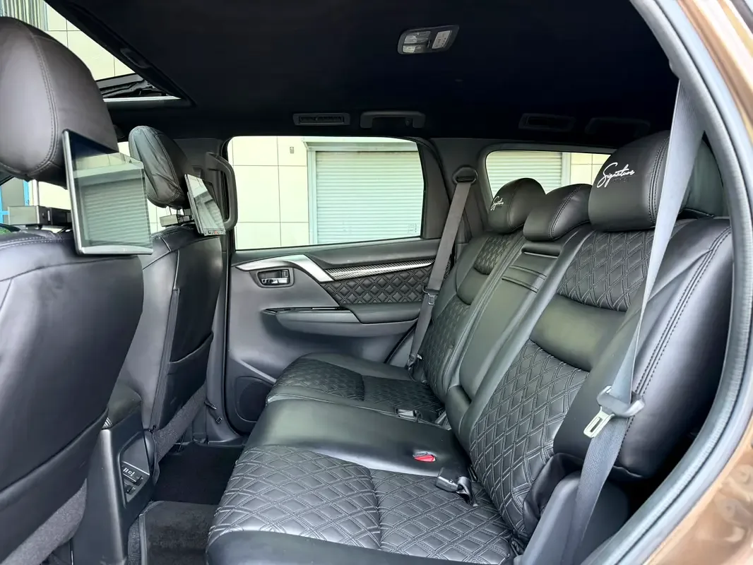Mitsubishi Montero Sport 3.0 AT RWD (216 hp) - 14