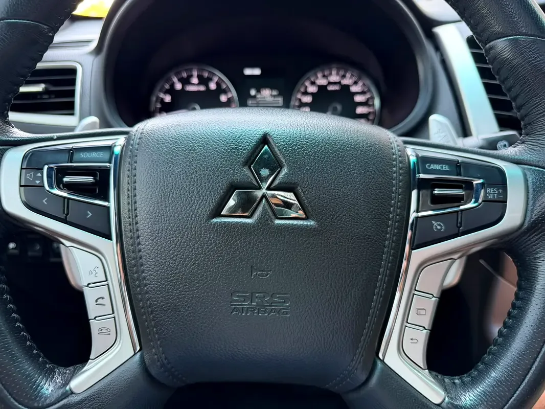 Mitsubishi Montero Sport 3.0 AT RWD (216 hp) - 19