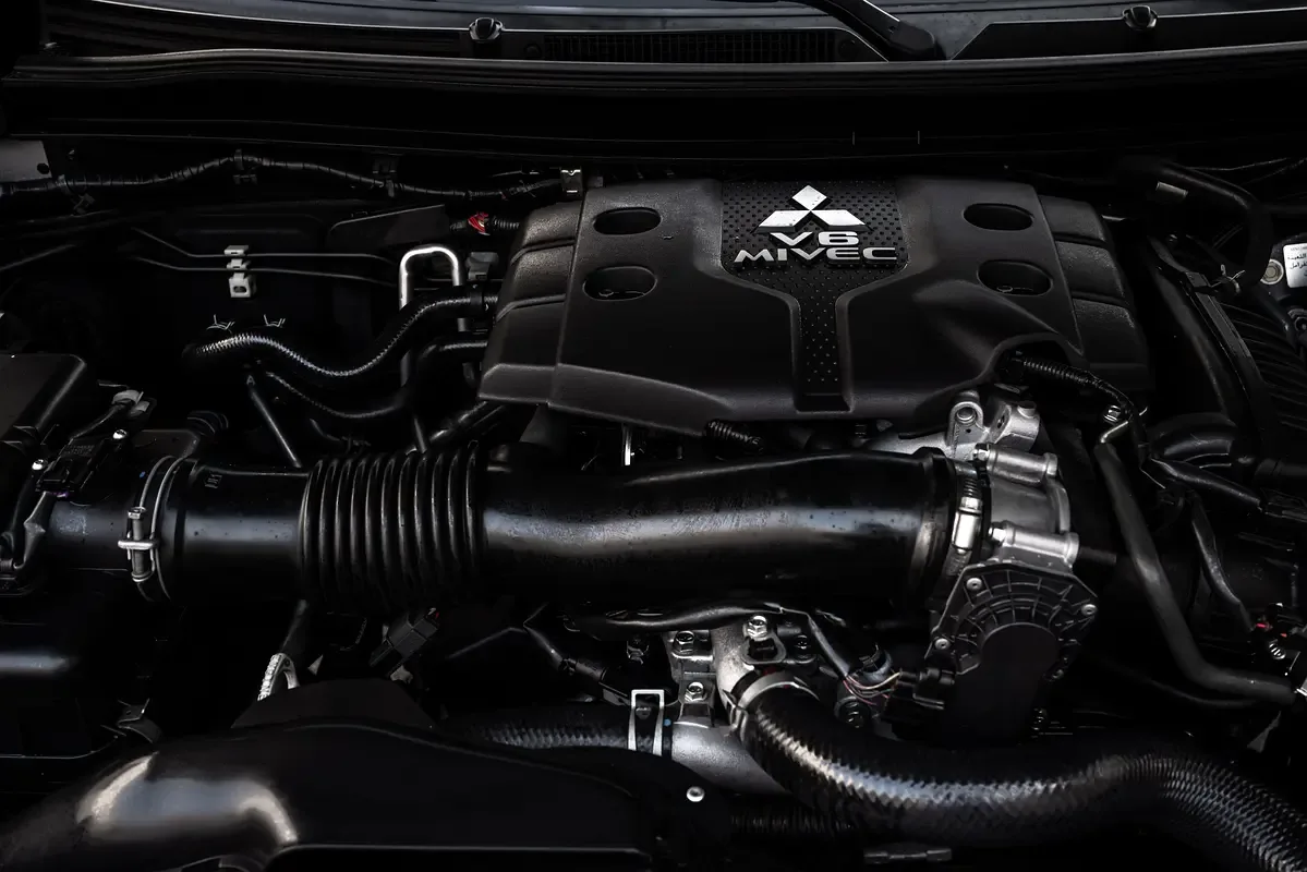 Mitsubishi Montero Sport 3.0 AT RWD (216 حصان) - 15