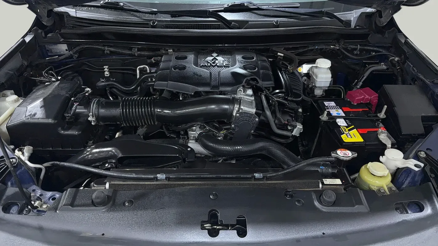 Mitsubishi Montero Sport 3.0 AT RWD (216 hp) - 13
