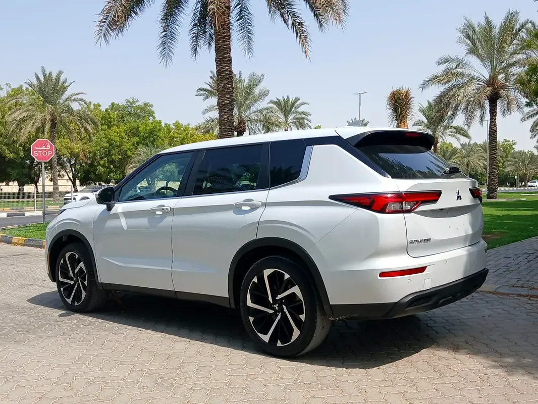Mitsubishi Outlander 1.5 CVT (215 hp) - 2