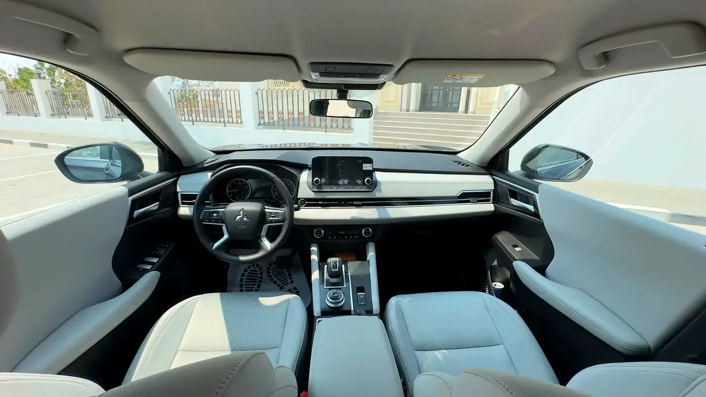 Mitsubishi Outlander 2.4 CVT AWD (167 hp) - 13