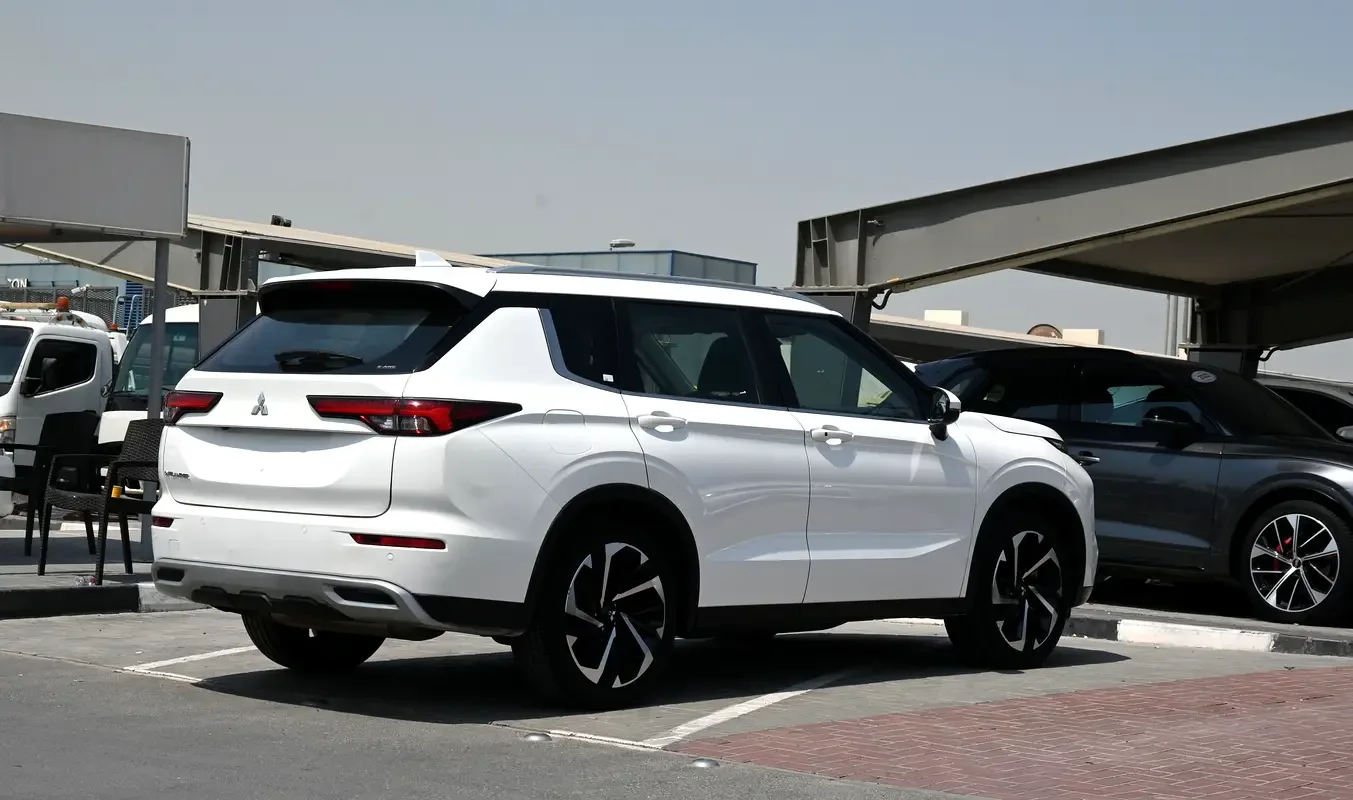 Mitsubishi Outlander 2.5 CVT (184 hp) - 4