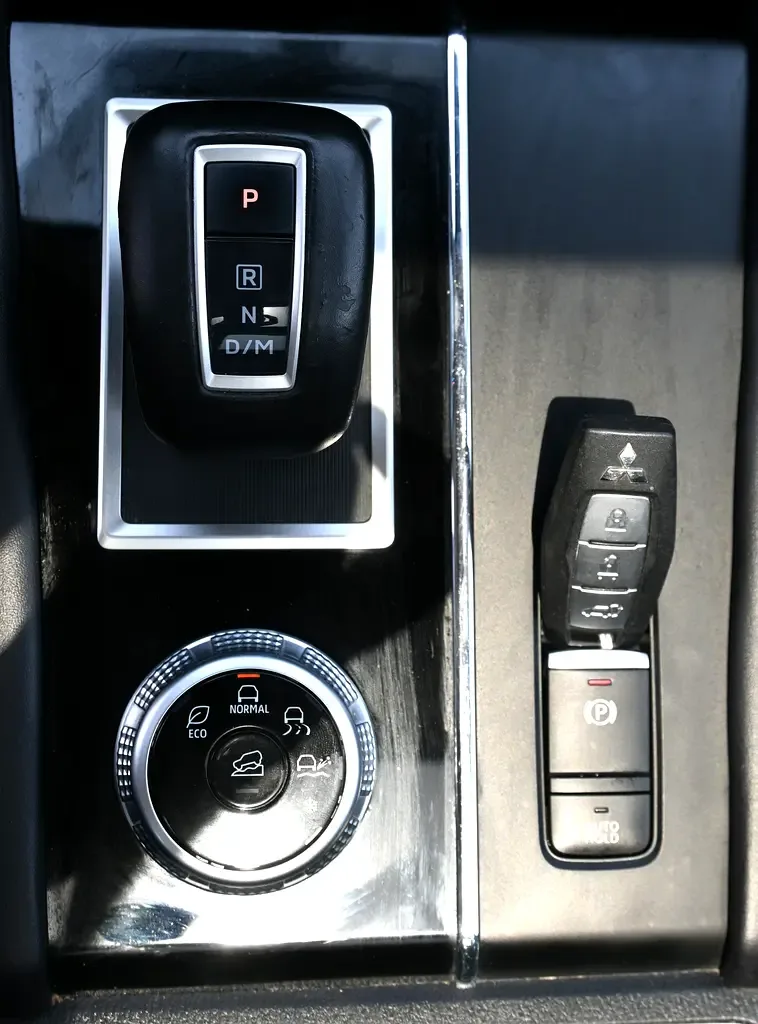 Mitsubishi Outlander 2.5 CVT (184 hp) - 14