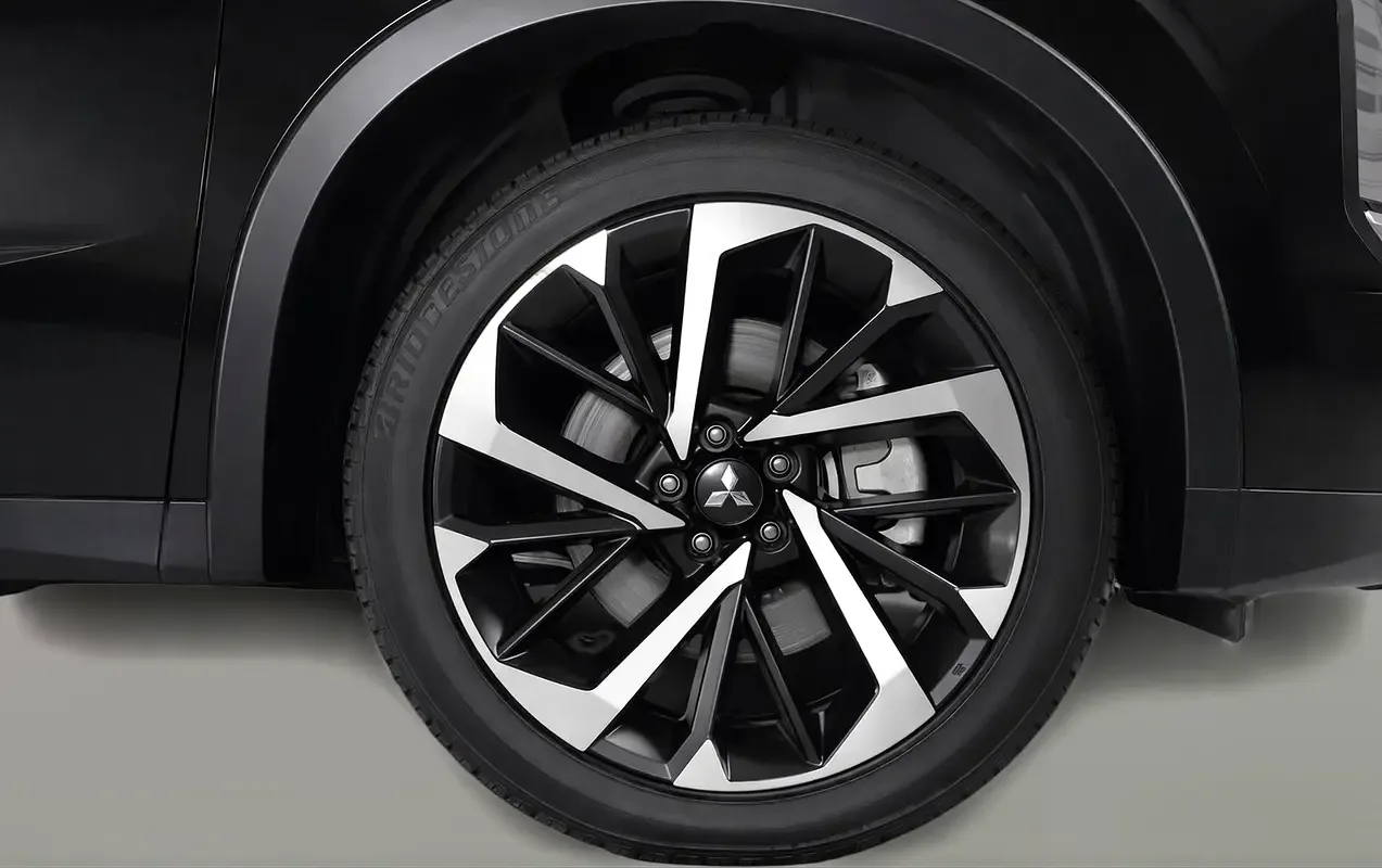 Mitsubishi Outlander 2.5 CVT (184 hp) - 12