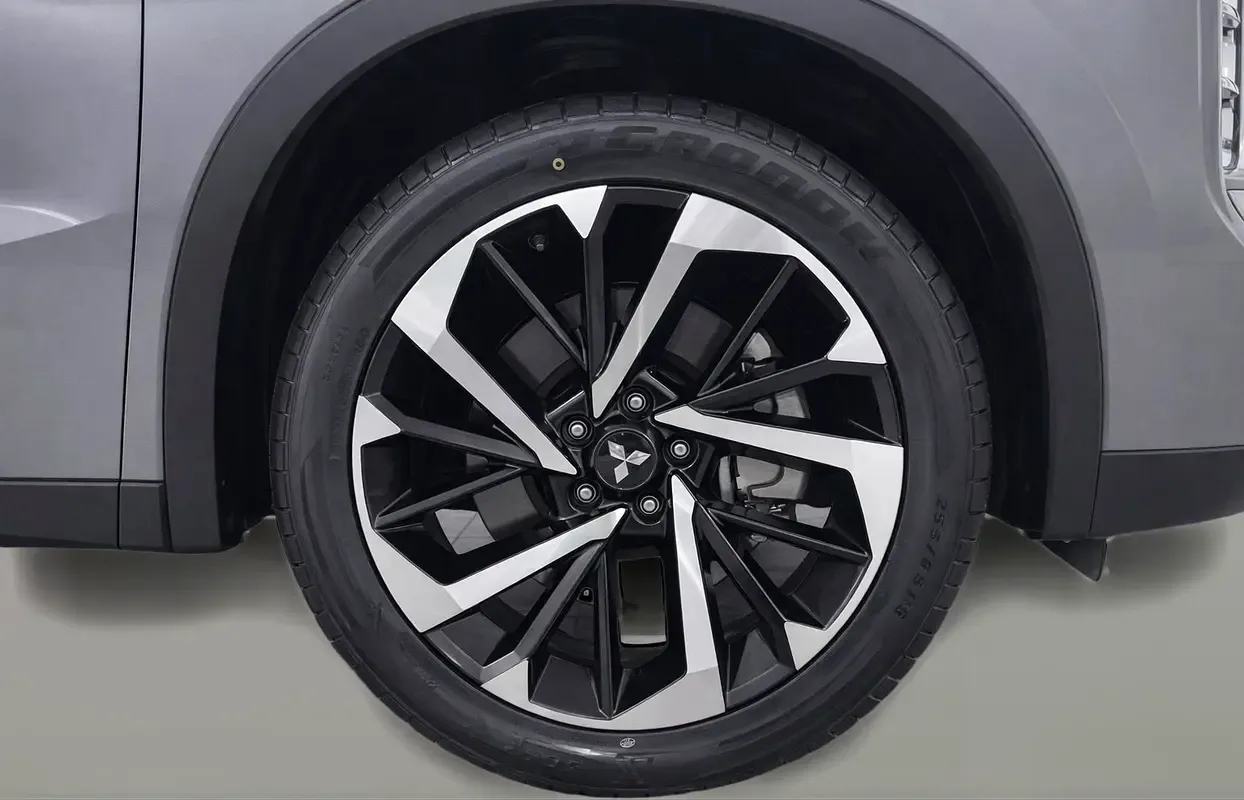 Mitsubishi Outlander 2.5 CVT (184 hp) - 12
