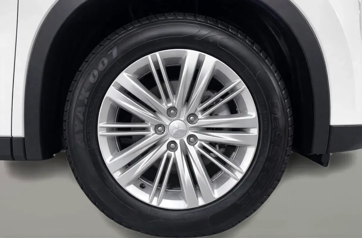 Mitsubishi Outlander 2.5 CVT (184 hp) - 12