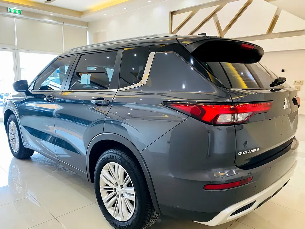 Mitsubishi Outlander 2.5 CVT AWD (184 حصان) - 10